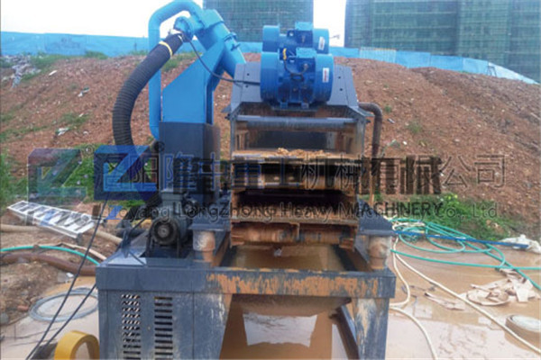 隆中重工時(shí)產(chǎn)脫水200方的礦山帶式污泥壓濾機(jī)，效益C乎你想象