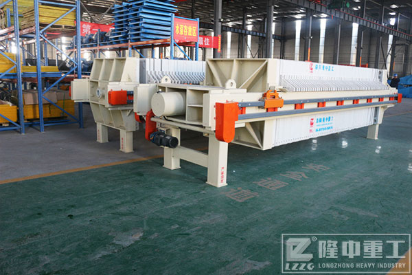 洛陽(yáng)隆中持續(xù)L跑，成就洗沙尾礦處理L域硬核污泥廂式壓濾機(jī)！