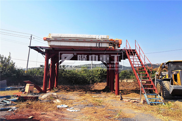 洗沙污泥壓濾機(jī)帶式、振動(dòng)式隨心選擇：讓污泥處理作業(yè)更g效