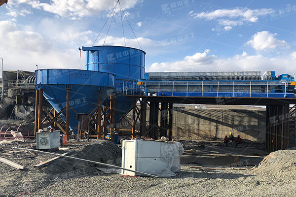 污泥處理壓濾機設備，污泥壓濾機多少錢一臺？