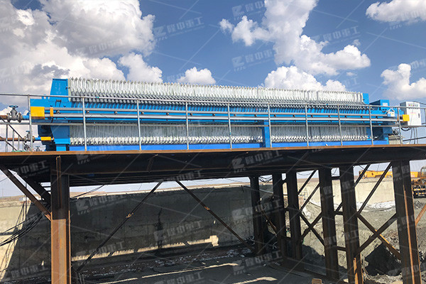 污泥壓濾機(jī)濾板為什么會變形？是什么原因引起的？