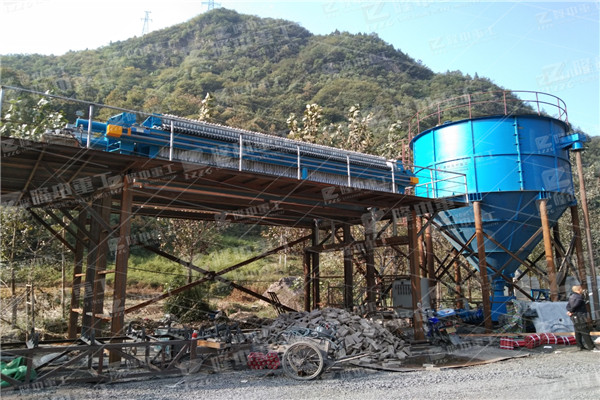 廂式隔膜壓濾機(jī)濾室為什么會出現(xiàn)泄漏？有什么解決辦法？